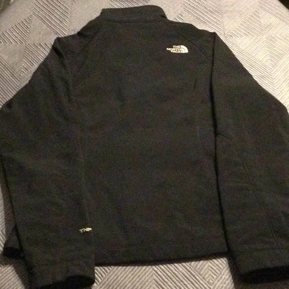 The North Face black medium jacket for women. - Picture 6 of 7